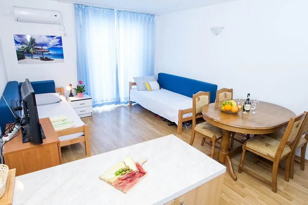 Apartments Toro Pag Island Pag Town